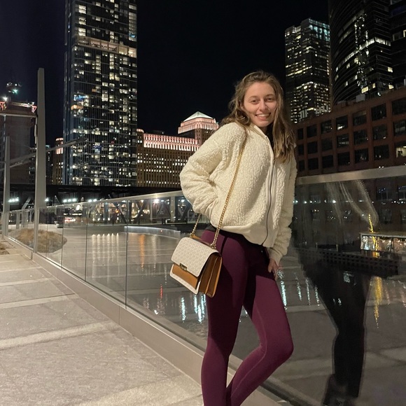 Meet your Posher, Susie - Picture 1 of 1